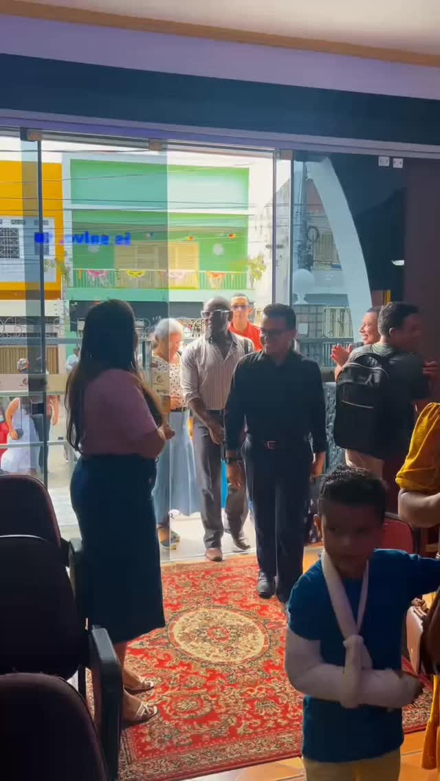 A paz do Senhor Jesus!
No último sábado, dia 07 de fevereiro, a SEMADESL realizou o primeiro Treinamento de Evangelismo de 2026.
O evento contou com a presença de pastores da IADESL, além de promotores de missões de polo, área e local. Foram mais de 1.300 inscritos, e o Templo Central ficou completamente cheio.
Durante a programação, foram realizadas duas plenárias, primeira com Pr. Misael Louzeiro (Peru) e a segunda com o Pr. Joneglauber Carvalho.
Na oportunidade, o Pr. Reginaldo Ribeiro, diretor da SEMADESL, apresentou a nova coordenação que atuará ao longo do ano de 2026, bem como o tema anual: “Missões no Poder do Espírito Santo”.
Foi um momento marcado por louvor, adoração e profundo aprendizado sobre a obra missionária. Louvamos a Deus pela vida de cada irmão que esteve conosco.
#Semadesl
#MissoesNoPoderdoEspirito❤️🔥🌍🙌🏾
