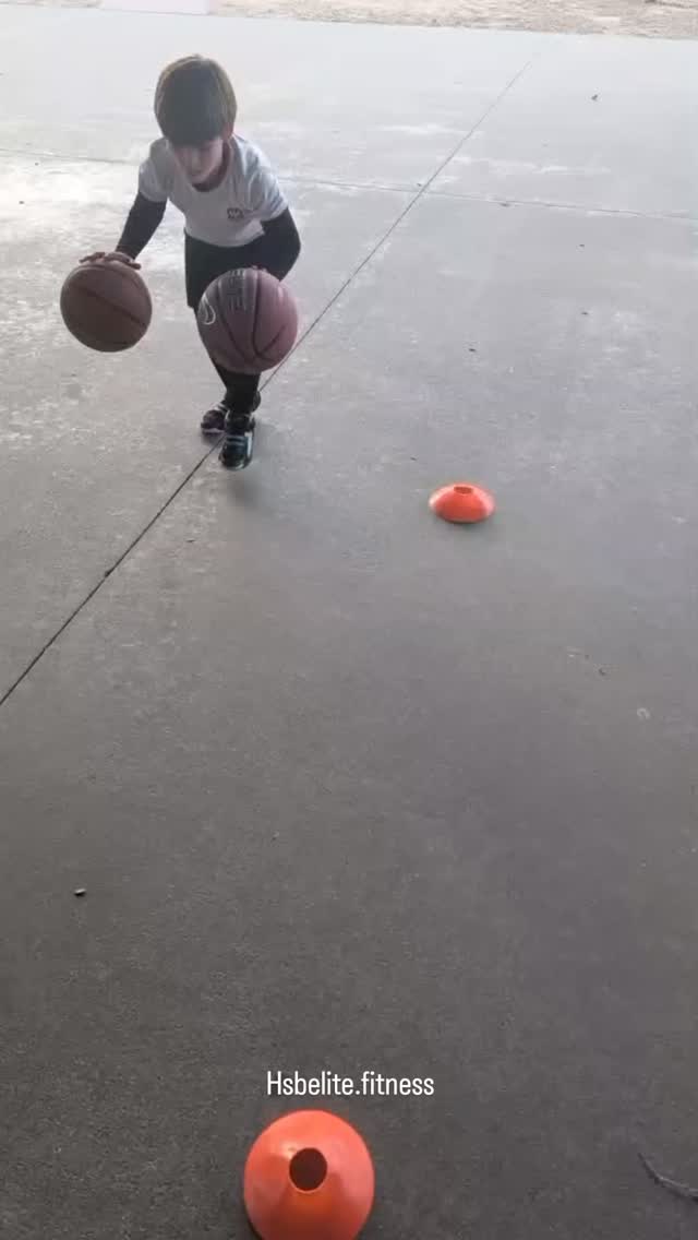 From beginners to advanced players, we meet athletes where they are and help them level up.
#YouthBasketballTraining #HSBElite #TexasHoops #BasketballGrowth #athletejourney