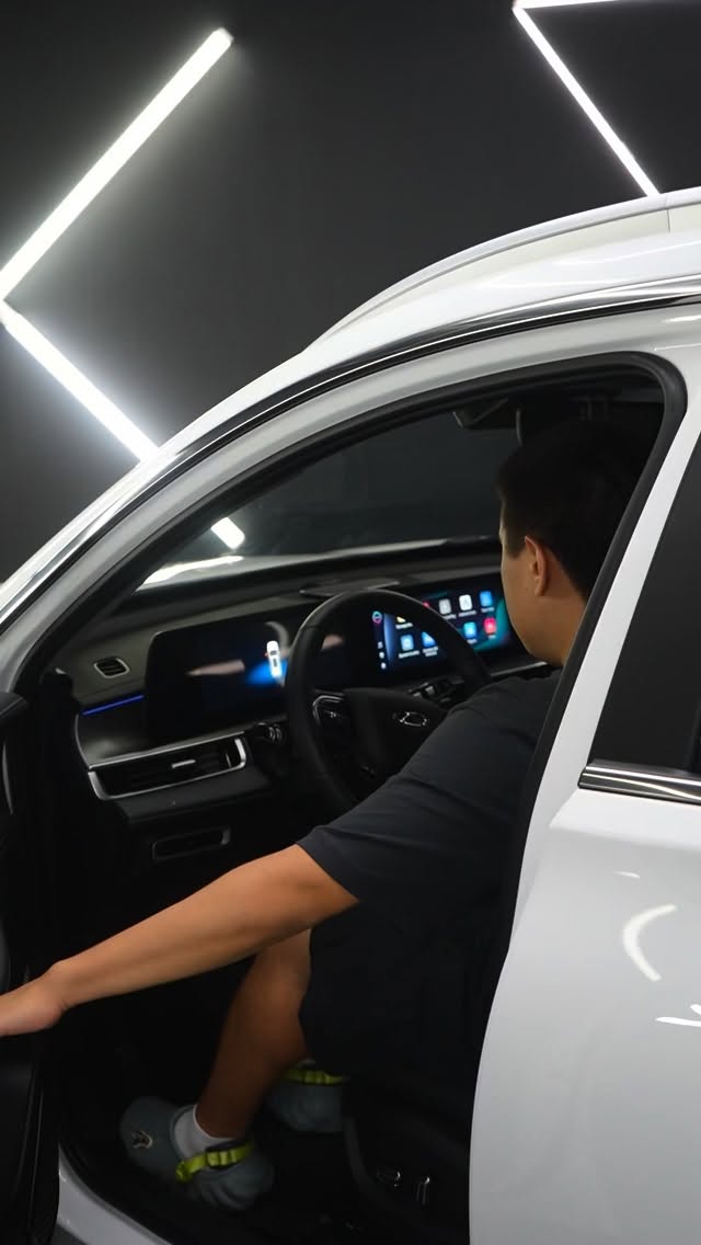 Varios autos a diario terminan dañados por los rayos solares UV☀️🔥
Evita eso con el polarizado nano-cerámico
En TITAN Auto instalamos polarizado profesional 🛠️
✔️ Rechazo de calor
✔️ Protección UV
✔️ Privacidad real
✔️ Instalación precisa, sin burbujas
👀 Demostración GRATIS al inicio
Te mostramos la diferencia antes de instalar.
⚠️ Cupos limitados
📩 Mándanos DM y agenda hoy
Protección que se siente desde el primer día.
#polarizado #polarizadoamericano #cardetailing #cancun