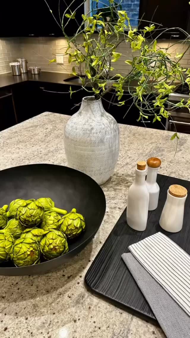 A peek into a few of our recent projects 👀 #details #styling #design #chicago #staging