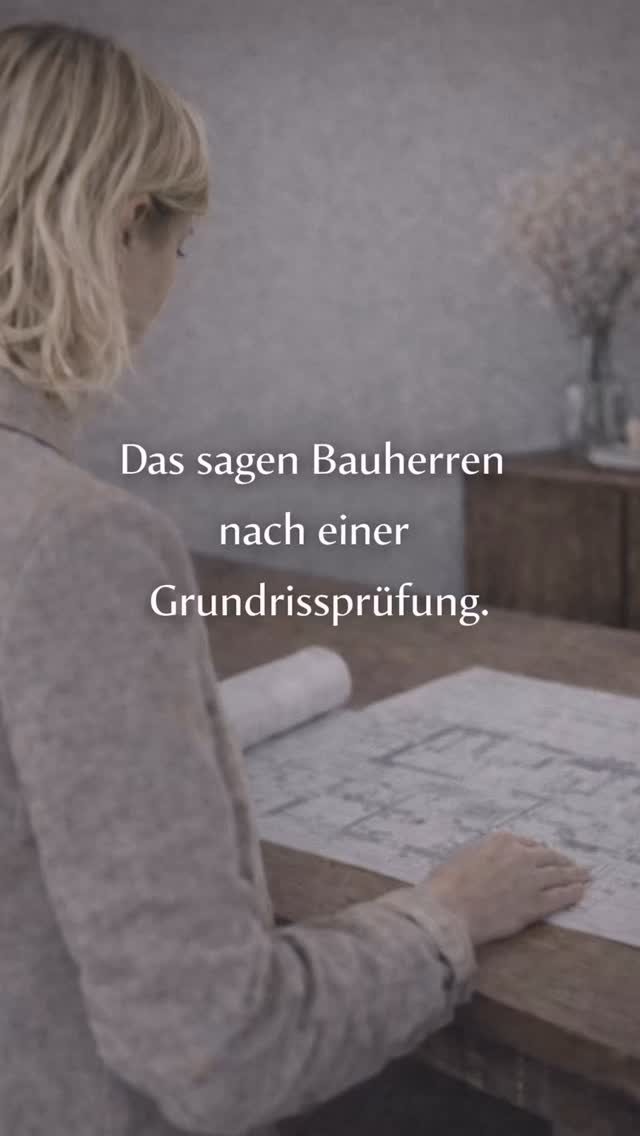 Eine Planfreigabe ist keine Formalität.
Sie ist eine Entscheidung für viele Jahre.
Nicht alles muss neu gedacht werden.
Aber das Richtige sollte geprüft sein.
Denn Unsicherheit merkt man oft erst später.
Sicherheit spürt man sofort.
„Wir sind viel sicherer in unserer Entscheidung.“
Wenn ihr kurz vor der Freigabe steht
und mit einem guten Gefühl unterschreiben wollt,
schreibt mir „Sicherheit“.
Ich prüfe euren Plan, bevor es endgültig wird.