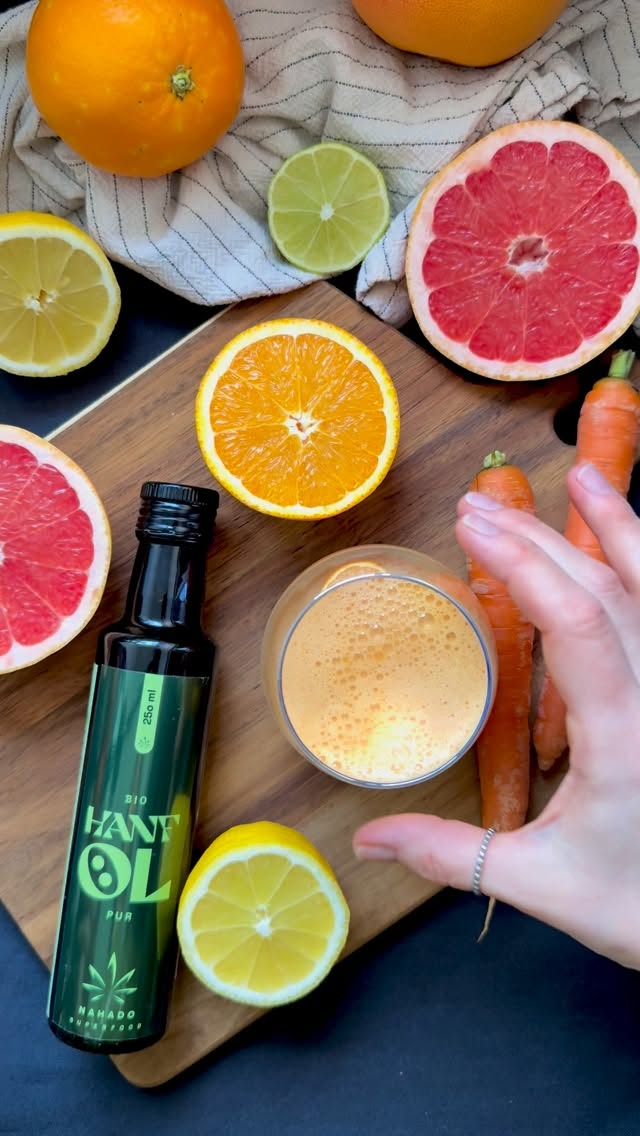 Seid ihr alle gut in die neue Woche gestartet? 🫶🏻
Vor der Tür ist bei uns alles weiß und wir versuchen unser Immunsystem hochzuhalten 💪🏻 Zumindest geht das lecker 😅☀️
#immunsystemstärkend #eatyourcolors❤️💛💚💙💜 #vitaminpower #superfood #immunboost