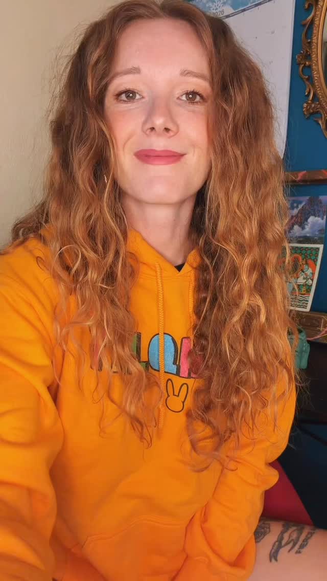 The world is talking about the **stein files, but I want to talk about you. 🕯️
For too long, the narrative around childhood s*xual abuse has been centered on the darkness of the perpetrators. It’s time we shift the spotlight to the light of the survivors.
In this video, I explore:
✨ How to reclaim the creative energy that is rightfully yours.
✨ The path from “surviving” to mastering your own s*xual sovereignty.
✨ How allies, friends, and partners can truly center and support survivors without reinforcing the victim narrative.
Your energy is your own. It is sacred, it is potent, and it is ready to be reclaimed.
Like, comment, and SHARE this message 📣