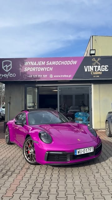 A u Was jak tłusty czwartek?!🧐
#Trofeo #wynajem #Porsche #911 #tłustyczwartek