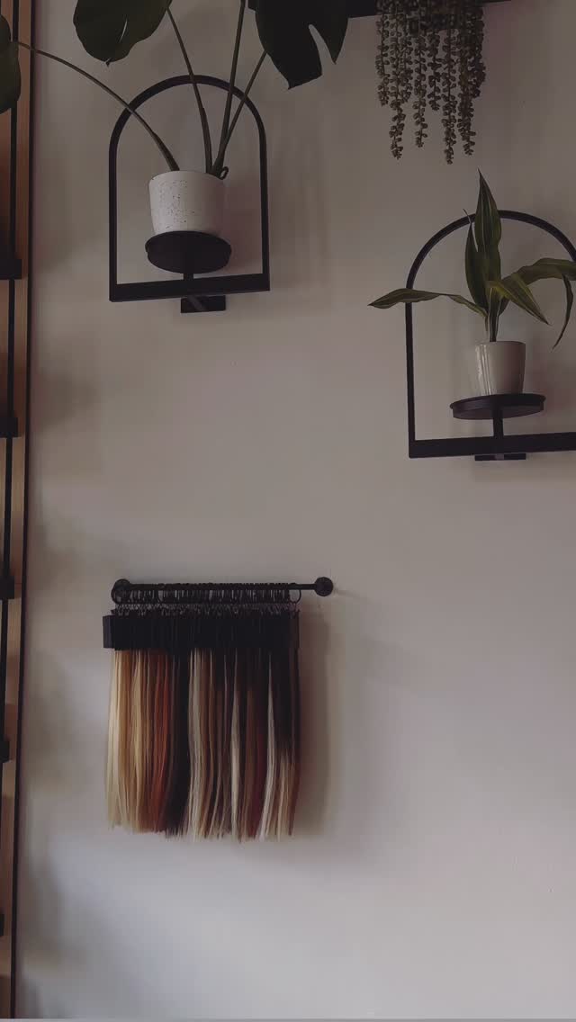 ➕Length isn’t the only reason people get extensions.
At Craft House Salon we use hair extensions for density, dimension, and seamless blonde transitions — not just dramatic mermaid moments (though we love those too).
Extensions can:
• Fill in finer ends
• Add brightness without over-lightening
• Support growing out a shorter cut
• Create fullness without daily styling battles
The key? Proper placement and color-matching so it looks like your hair—just elevated.
If you’ve ever wondered whether extensions are “too much” for you…
What’s your hesitation — maintenance, cost, comfort? Let’s talk about it.
📍Craft House Salon – Atlantic Highlands, NJ
Serving Monmouth County, including Middletown, Red Bank & Highlands.
#CraftHouseSalon #AtlanticHighlandsNJ #HairExtensionsNJ #MonmouthCountySalon #BlondeExtensions NJHairSalon MiddletownNJ RedBankNJ