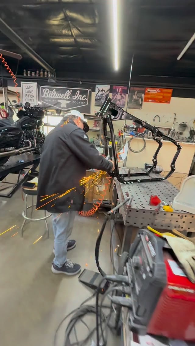 We stripped the @harleydavidson #lowriderST down to the frame. Now it’s time to clean it up, weld up some holes, and get it ready to paint 🏁🏁🏁
#harleydavidson
#bornfree17
#harleypartner
@traskperformance
@lyndallbrakes
@evolution_industries
@feulingparts
@ridedunlop #ridedunlop
@arlennessmotorcycles
@customcycleengineering
@whovillespeedandcustom
@codychildress
@painthuffermetalflake
@fourrivershd
@thundermaxefi
@a1mike
@mymachinist
@rrhmph