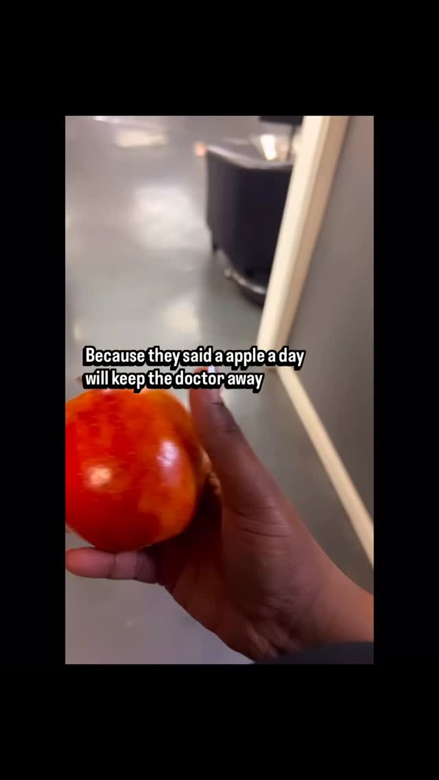 My days at work are pretty fast paced, so breaking for lunch can sometimes be a challenge, even with factoring the time in. So keeping grab and go foods that keep me energized has to be priority. It keeps me from just eating any old kind of way when I get hungry. As a girl who loves to eat, I definitely have to create a balance ⚖️