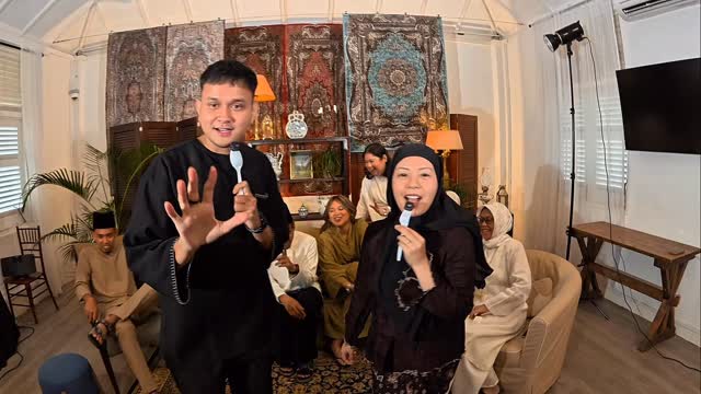 Potret Kenangan 2026
28 Feb • 1 Mar • 7 & 8 Mar
FULLY BOOKED. Hearts full too.
To all our booked families, we’ll reach out to you this week. To those who missed a slot, studio dates will be release soon.
Jumpa soon for the yearly chaos, hugs & kenangan!