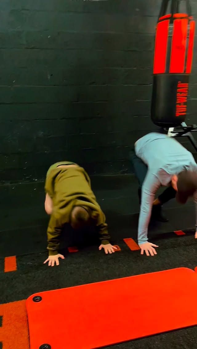 SUNDAY- JUNIOR💪
Our Sunday Junior classes is a fun way for your kids to get you (Mums&Dads) through your paces😅
Every Sunday- 2:15pm-3pm- Get In Touch To Book Now‼️
Parent/Guardian- Joins in for FREE