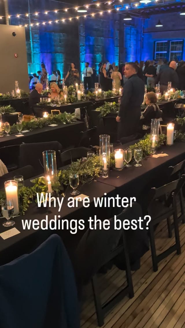 Winter weddings forever have our 🖤🖤🖤
#newenglandwedding #bostonwedding #massachusettswedding #historicbuilding #historicweddingvenue
