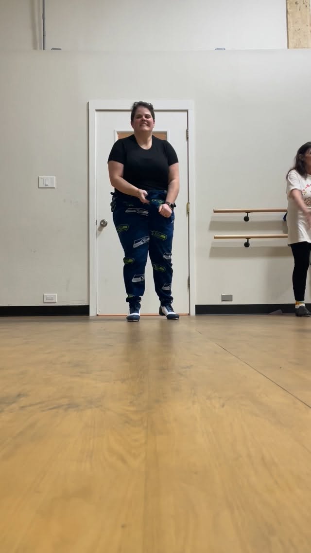 A little Super Bowl game day fun š¤©
Iām back taking in person tap classes and loving it šš»
Iām for sure a beginner, and may not hit every single choreographed step, but Iām here, Iām learning, and Iām doing the thing!
I mean tapping until I was 8 years old doesnāt really count does it š¤·š»āāļø that was 30 years ago!
SEEEEAAAAAHAWKS š šš
Choreography & Taught by: @melanies_musical_feet
Studio: @pnwdfoundation