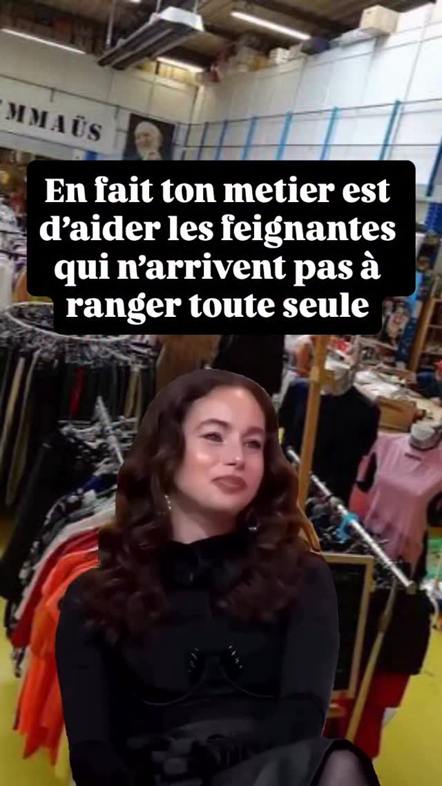 😂 « Donc en fait, ton métier, c’est d’aider les fainéantes à ranger ? »
Alors remettons deux-trois choses à leur place 🧺👇
👉 Faire appel à une home organizer, ce n’est PAS :
❌ être fainéante
❌ être incapable
❌ manquer d’intelligence, de logique ou de bon sens
👉 C’est souvent :
✨ ne pas avoir appris de méthode claire
✨ ne pas vouloir y consacrer son temps ou son énergie
✨ avoir d’autres priorités dans sa vie
✨ traverser une période compliquée
✨ vivre une transition (déménagement, séparation, surcharge…)
✨ avoir un TDAH et avoir besoin de structure
✨ manquer de temps parce qu’on a un job prenant
✨ être épuisée de tout porter seule
✨ ne plus savoir par où commencer
✨ avoir perdu l’élan, l’envie, la motivation
Mon job, ce n’est pas de “ranger à ta place”.
Mon job, c’est de t’aider à te débloquer, à y voir clair, à reprendre le pouvoir chez toi 🏡💪
C’est te donner le déclic, la méthode, l’impulsion… et te voir reprendre confiance.
Et parfois, oui, c’est aussi simplement :
👉 te permettre de gagner du temps
👉 de l’énergie
👉 et de te libérer de la charge mentale
pour la remettre là où tu en as vraiment envie : ta vie, ta famille, toi ❤️
Bref.
Demander de l’aide, ce n’est pas une faiblesse.
C’est une décision puissante.c’est une décision de winneuse !!!
Et toi, dis-moi 👇
👉 Quelle est LA raison pour laquelle tu repousses le rangement aujourd’hui ?
Sandra, ta home organizer passionnée ❤️
#homeorganizer #homeorganiser #désencombrement #chargementale #organisationdelamaison #femmesdebordées #homeorganizerlyon