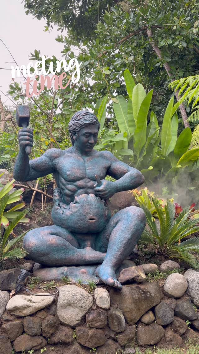 Pertemuan singkat, sebelum ritme hidup berjalan lagi.
Meet up ini bukan brainstorming, ato sharing tentang ide, tapi tentang hadir dengan lembut dan penuh kebaikan, support sebagai kawan.
Semoga kita tetap waras, tetap bahagia.
#ubud #ubudlife #womancircle #bali #choosekindness