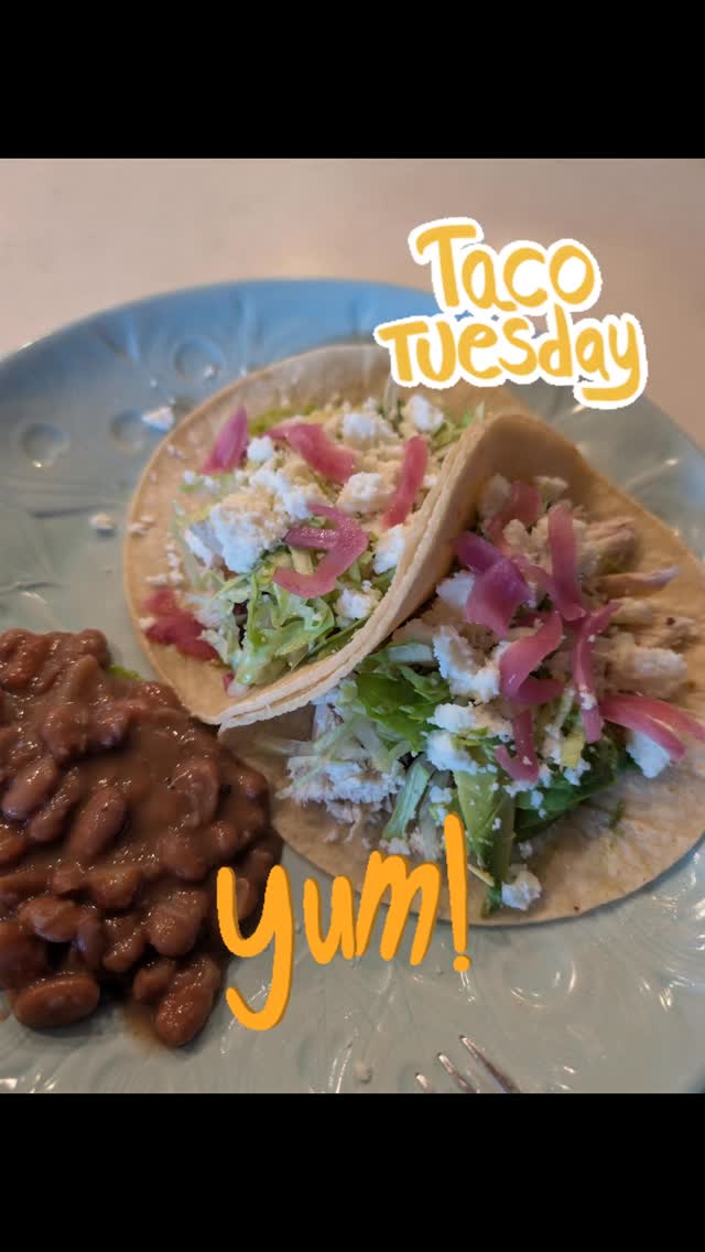 Leftovers but make it elevated 🌮✨
Roasted chicken tacos on grilled corn tortillas topped with shredded cabbage, pickled onions, creamy avocado, and a little queso… served with homemade pinto beans on the side.
This is your reminder that balanced meals don’t have to be complicated.
✔️ Protein
✔️ Fiber
✔️ Healthy fats
✔️ Flavor that actually satisfies
As a dietitian, this is what real-life nourishment looks like — simple ingredients, no waste, and a plate that keeps you full.
Leftovers = next day win.
#taconight #balancedplate #dietitianapproved