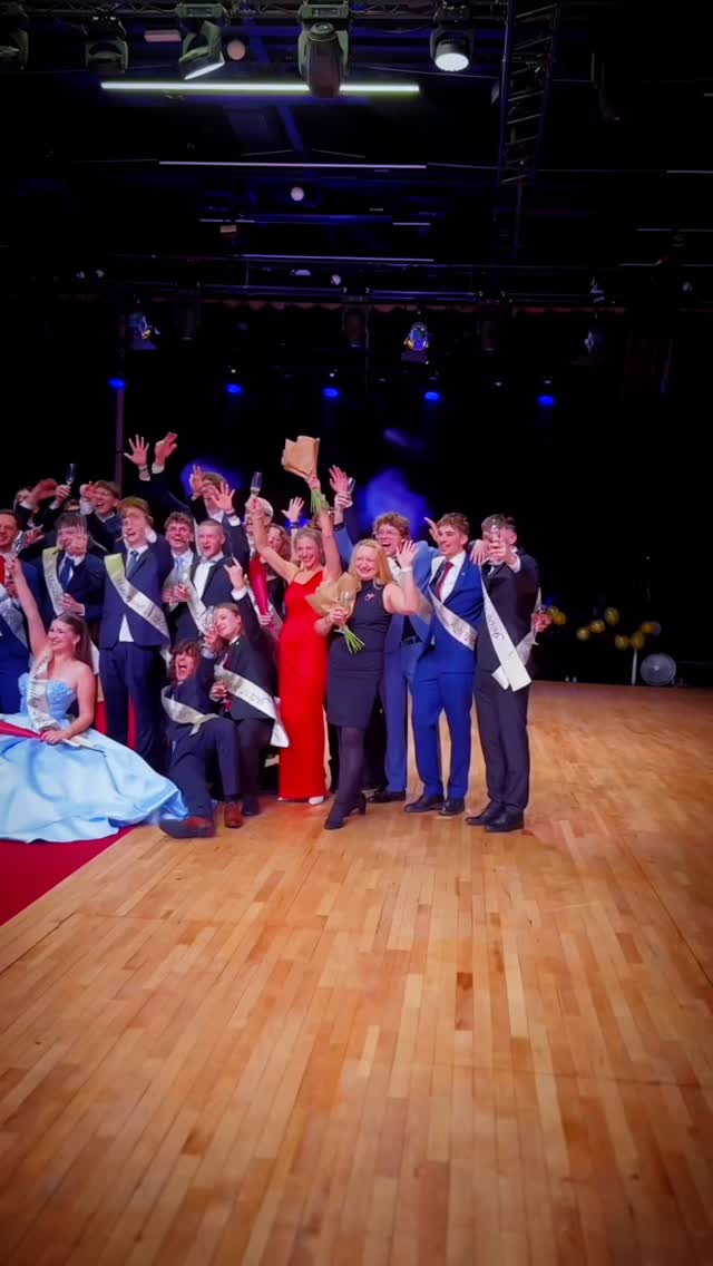 ITG maturanti pro rok 2026 a #legendary ples 😎
#itg #gymnazium #maturanti #maturitniplea