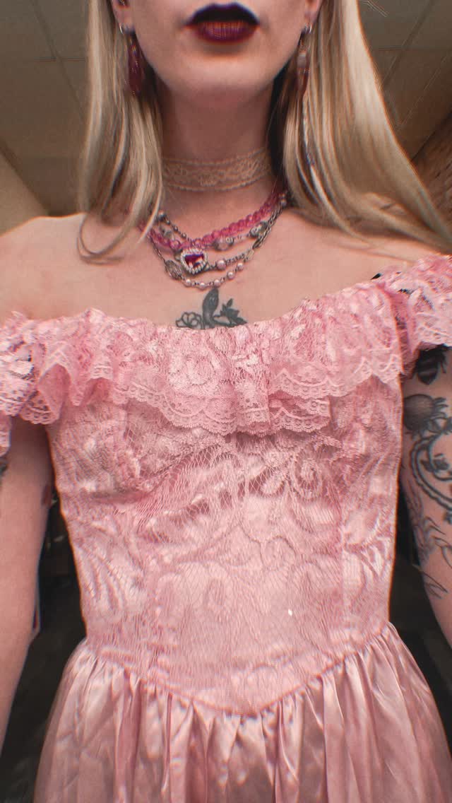 Romantic details
🎀
@mooncraftmarket