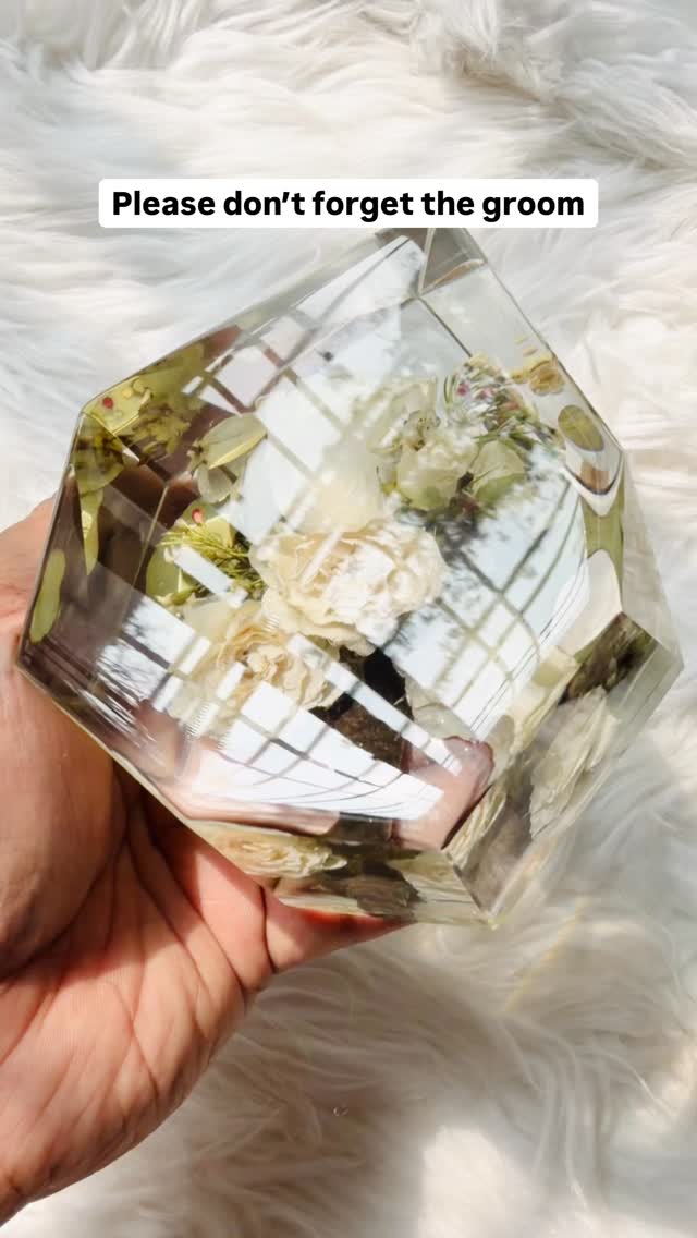 This special 4.7” resin gem preserves his boutonnière too — a small detail that carries big memories. The flower he wore while saying ‘I do’, saved forever alongside the bride’s blooms.
Because every love story has two hearts… and both deserve to be preserved. 💐✨
Mold: @aajmolds
Resin: @superclearepoxy liquid glass. Use the link in linktree bio and code ‘Pranal5’ for additional discount. The coupon can be stacked on current discounts they are running.
#FlowerPreservation #WeddingKeepsake #ResinArt #BoutonnierePreservation #PranalArts”