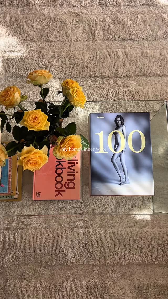 She’s a high maintainance queen and we love her for it…
Ps. Can you tell I love flowers? 🤭
#homedecorlovers #interiordesign #decoratingmyhome #homeaesthetic #interioraesthetic