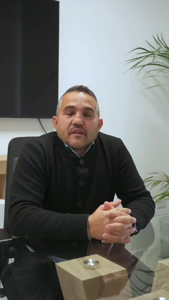 🎥 “La tragedia di Crans-Montana sono cose irripetibili.”
Un messaggio chiaro che ci ricorda quanto la sicurezza sia fondamentale.
In questo video raccontiamo l’impegno di Estintech nel garantire ai clienti prevenzione, protezione e un servizio costante.
🔒 Perché proteggere persone e ambienti significa prevenire il peggio.
#estintechgroup #sicurezza #prevenzione #protezione #responsabilità