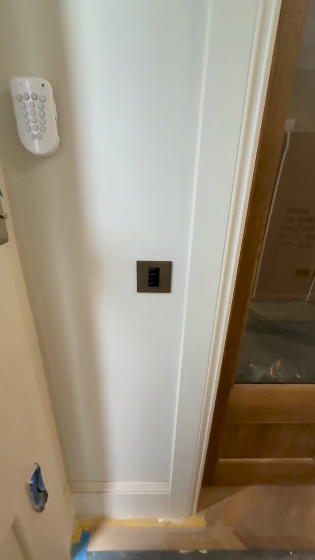We were brought in to this property after the first-fix cabling had been completed, when the client decided they wanted a smart lighting control solution. This is where the RA3 system from Lutron Electronics really comes into its own.
By utilising the existing lighting wiring, we were able not only to meet the client’s expectations but to exceed them. With a range of luxury metal finishes available for the faceplates, the RA3 system is truly a game-changer. #lutron #interiordesign #smarthome
