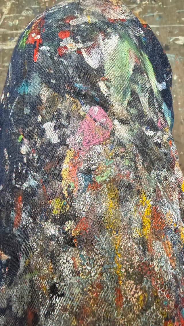 This began with a photo of my jeans! That was 10 years ago when I thought I should try out this social media thing and open my Instagram. So in February 2016 I did! What a journey it has been and continues to be! Thank you all for following along and your ongoing support!
And the journey continues at a pace with 2026 being a milestone year full of exciting things happening which I can’t wait to share with you.
First up at the end of March will be the launch of m new online course. Remembering in Paint. Landscape through the lens of abstraction. Filmed across four stunning locations in Cornwall, in my studio and @coombefarmstudios in Devon. Thank you to everyone who contacted about the course and signed up to my mailing list. I saw the near final edit today and it’s looking🤩🕺! 🙏🙏 @jamiebellingerfilms
Secondly in April I’m excited to be having my 9th solo exhibition Portals with the Vanner Gallery in Salisbury. The exhibition opens on 17th April until 16th May. The private view is on Thursday 16th April when I’ll be in the gallery so please come and say hello. I’ll be giving an artist talk on 7th May in the gallery. If you’re interested please contact @thevannergallery to secure your place.
Thirdly looking further ahead into September a second monograph about my work and process is being published by @sansomartpublishers David Mankin Language of Paint is 196 pages follows on from David Mankin Remembering in Paint 2021. The author of Language of Paint is @alison.bevan.10 a renowned expert on Cornish art. The book includes a wide-ranging interview and a deep exploration of how my abstracted language of paint has developed. The book will also for the feature five of my sourcebooks and paintings made between 2021- 2026. The book includes over 250 paintings, sketches and collages.
Excitingly the book will be launched to coincide with my 10th solo exhibition Odysseys, September 24 - October 26th with Cornwall Contemporary Gallery in Penzance. @cornwallcontemporary A gallery I’ve been lucky enough to partner with since 2016. It will 7th solo with the gallery. 🤗
A busy year! 😅😊
#davidmankin #davidmankinart #contemporarypainter #contemporarypainting