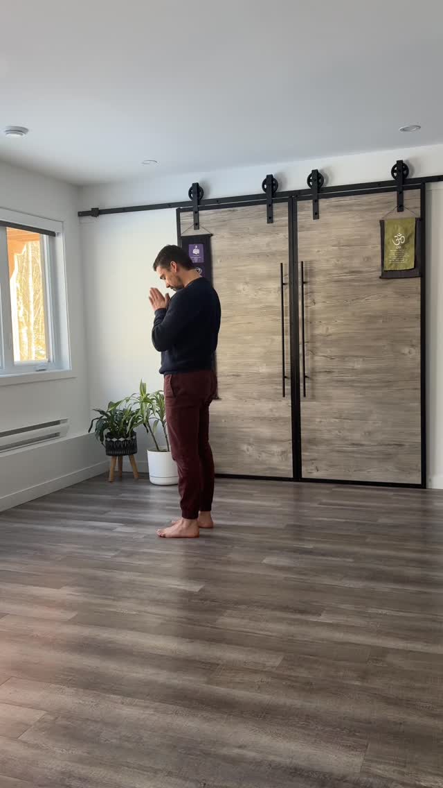 La force sans mobilité s’épuise.
La mobilité sans force se fragilise.
Un corps sain n’est pas un corps parfait.
C’est un corps qui bouge librement,
fort, mobile, résilient.