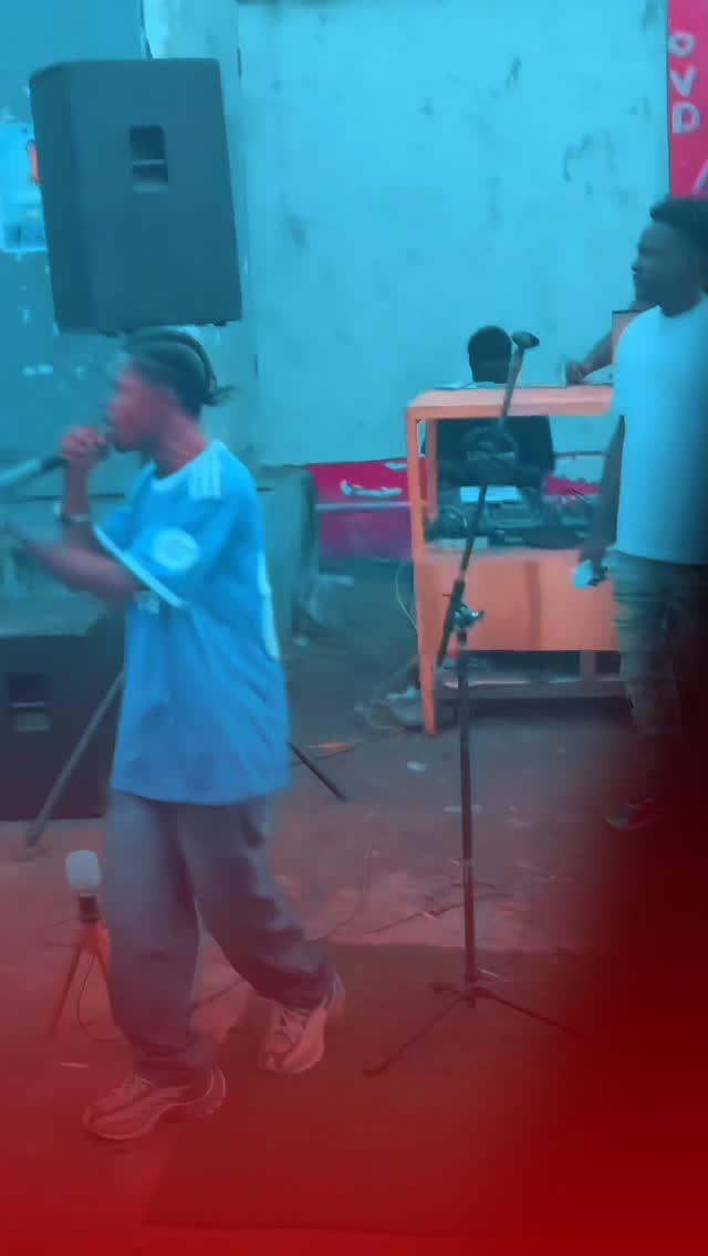 Invité au freestyle 13 Marseille Micro de la Rue dimanche passé, Manastra Boy a livré une performance solide qui a su capter l’attention et l’adhésion du public.#rdcndulerecords #manastraboy #strvtegie