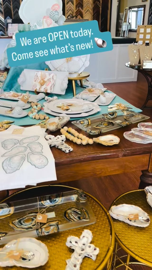 OPEN today! 🌴
New coastal decor just dropped and it’s GOOD.
Who’s stopping by?? 👀✨
#danielisland #charleston #customframing #shoplocaldi #chs