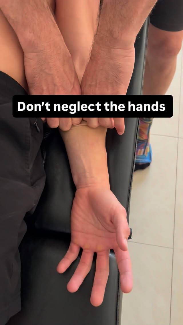 1. ¼ of your bones are in your hands
Each hand has 27 bones, meaning both hands together contain over 25% of all the bones in the human body
2. Your hands have no muscles in the fingers
The fingers move via tendons connected to muscles located in the forearm and palm—not in the fingers themselves
3. Hands have one of the largest brain representations
A huge portion of the motor and sensory cortex is dedicated to the hands, which is why they’re capable of such precise, skilled movements
4:Your grip strength can predict overall health
Research shows grip strength correlates with longevity, cardiovascular health, and even recovery outcomes after illness or surgery
5:Fingernails grow faster on your dominant hand
Increased blood flow and use stimulate slightly faster nail growth—especially on the middle finger
6:Your fingerprints form before you’re born
They develop around weeks 10–16 of fetal growth and are influenced by both genetics and tiny movements in the womb, making each one unique.