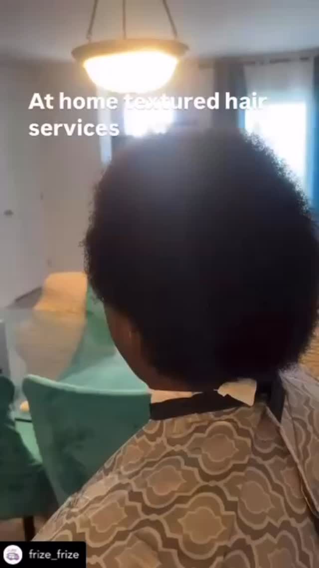 Nothing like a little self-care at home 💆🏾♀️✨
This new mama is getting the royal treatment while baby naps nearby, no rushing, no travel, just peace and pampering.
Because your crown still matters, even when your hands are full. 👑💜
At-home textured hair services = comfort, care, and convenience, right where you need it most.
📍Serving Ottawa/Gatineau Area click on link in bio to request your in-home appointment.
#ottawacurlyhairstylist #TexturedHairCare #AtHomeBeauty #FrizeFrize #naturalhairstylist