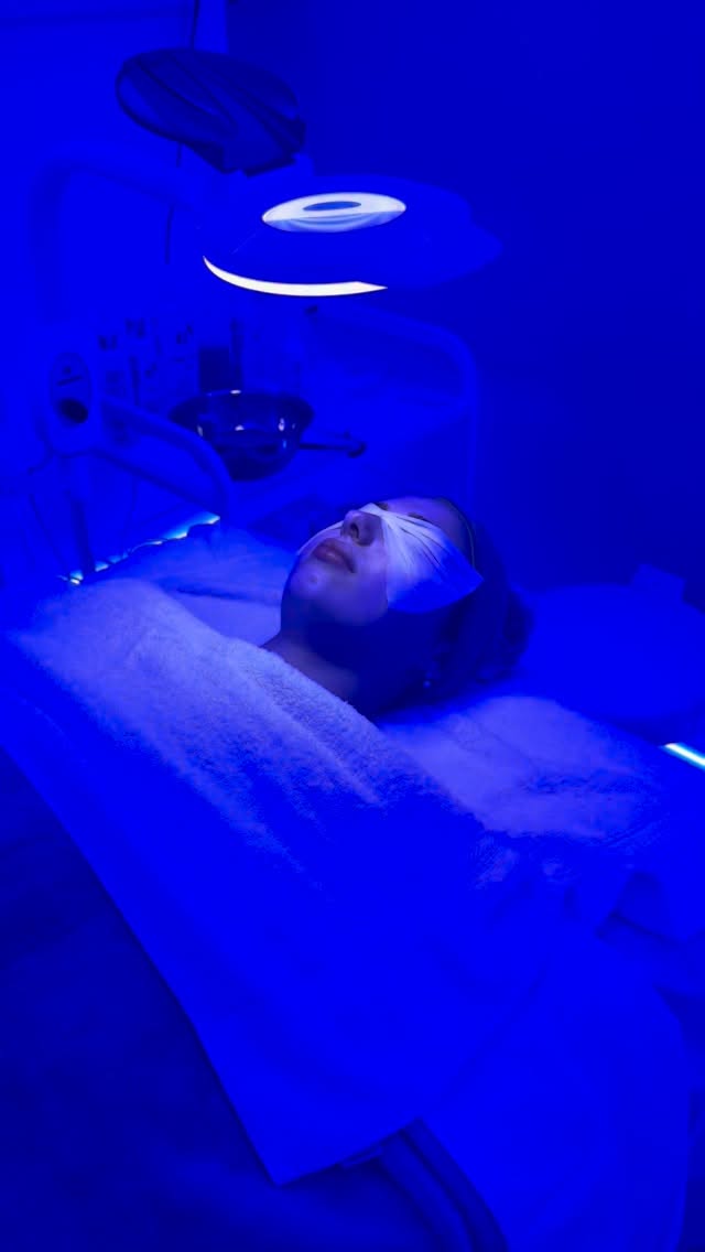 💙There’s something irresistible about facials — the calm, the care, and the instant glow ✨ Once you experience the transformation, you’ll understand why we can’t get enough of them (and neither will your skin).
💆🏽♀️ Book your facial today and fall in love with your skin all over again.
#luminancebeautybody #atlantaspa #atlfacials #atlantaesthetician #atlskincare