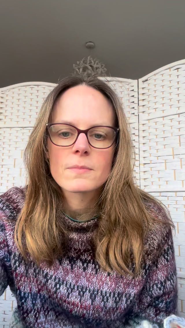 #simplesweater by @tincanknits
#sailorslippers by @anniesews_
#lewesmittens by @theknittingshed
#yearbypiece2025 by @needleandfeather
#snaphat by @tincanknits