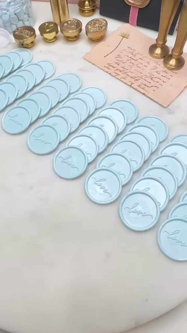 The dreamiest of blues! ✨
Our ‘With Love’ wax seal in Pastel Blue sealing wax - have you seen such a a beautiful combination.
If you are planning your Wedding or Engagement this year - we can help! Check out our range and let us do the rest!
#WeddingPlanning #EngagementInvitations #WithLove #WaxSeal #lPastelBlue