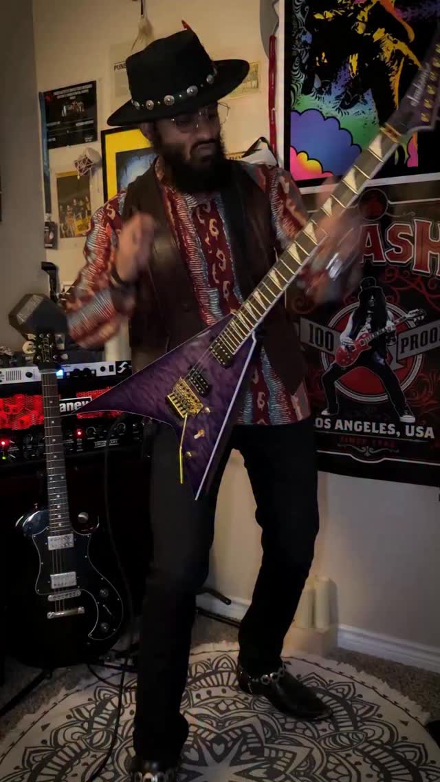 Who can guess this tune?📻
#malayalamsongs #malayalee #nostalgicsongs #malayalamcinema #hyphenthazhath