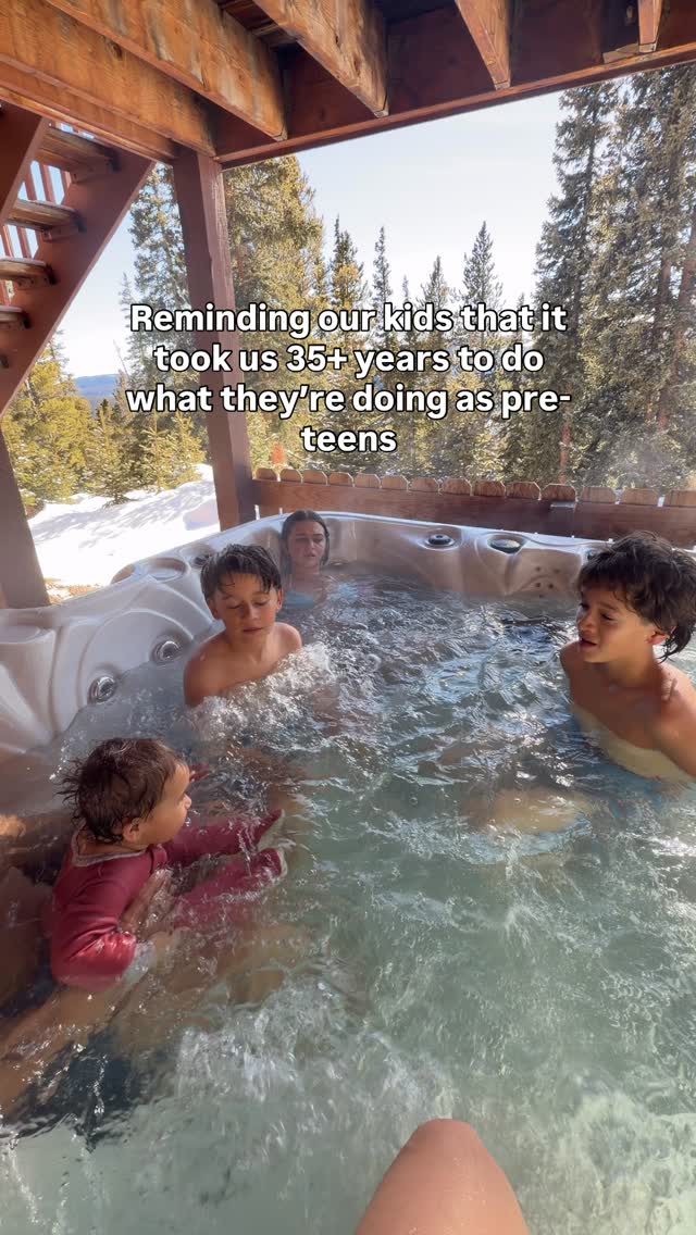 Blessed to give them this life, praying they’ll appreciate it one day 😆✈️🏔️❄️✨
.
.
.
#travelingfamily #familyvacay #thegoodlife #richkids