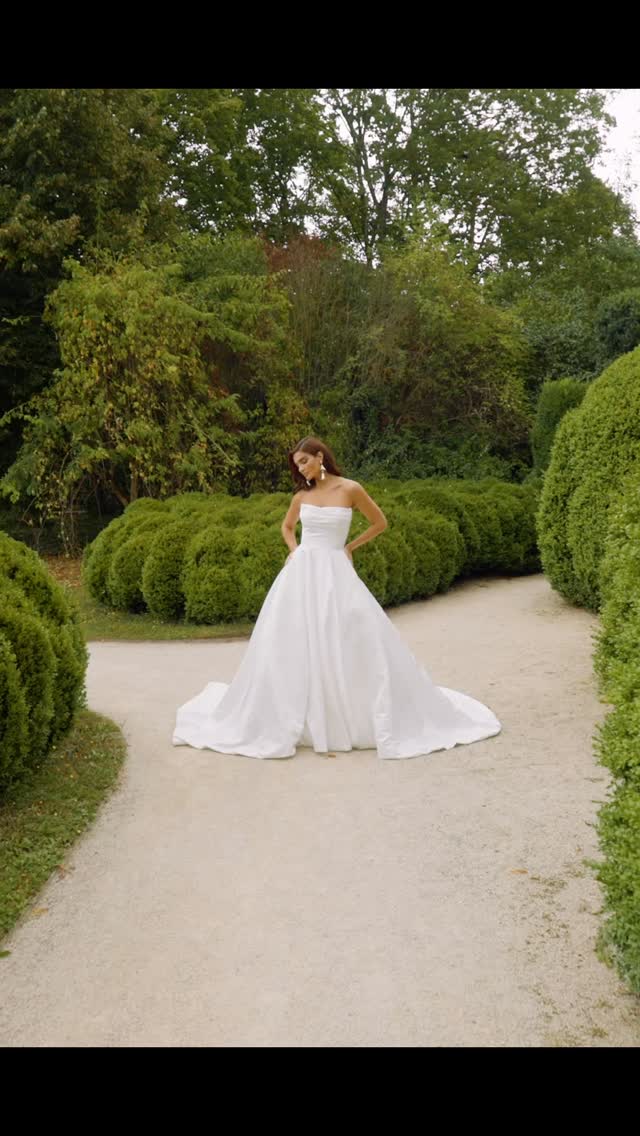 โจG R A Y S O N โจ
One of absolute favourite dresses from @sinceritybridal โฆ a pleated neckline, a corset back, stunning satin brocade and POCKETS, Grayson is just perfect ๐
Book your bridal appointment today xxx
#thebridalloungenewcastleunderlyme #weddingdress #bridalshop #brocade #sinceritybridal