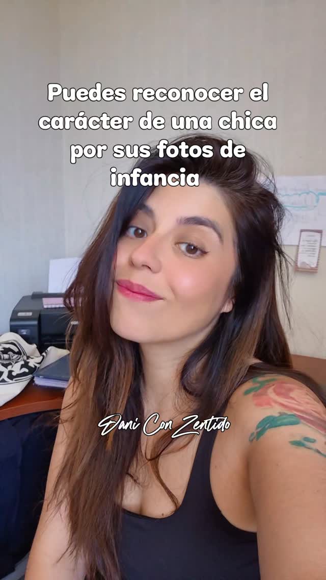 ¿Me ves muy simpática? Es que he trabajado mucho en mi gestión emocional! 😂
Pero no te equivoques: si me buscan, me encuentras
Esa niña sigue viviendo en mí, recordando mis límites (y mi paciencia que con TDAH no es infinita)
A veces el agotamiento mental viene de intentar ser "demasiado amable" cuando por dentro olvidamos a esa niña interior, con caracter y sin miedo a decir lo que piensa...
Guarda este reel si te identificas y comparte con tu amig@ que desde peque tiene cara de pocos amigos ✋️
.
.
#tdahadulto #SaludMental #DaniConZentido #Infancia #Humor