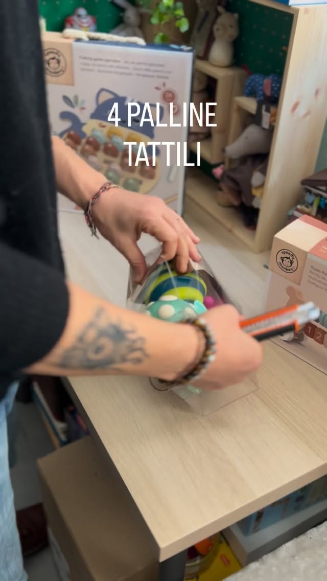 Oggi ti faccio scoprire 4 palline tattili davvero originali 🤩 Spacchettiamo insieme, guarda il video.
#magoriumgiocattoli #giocattoli #toys #unboxing
-
@proludis.giocattoli @mybtoys