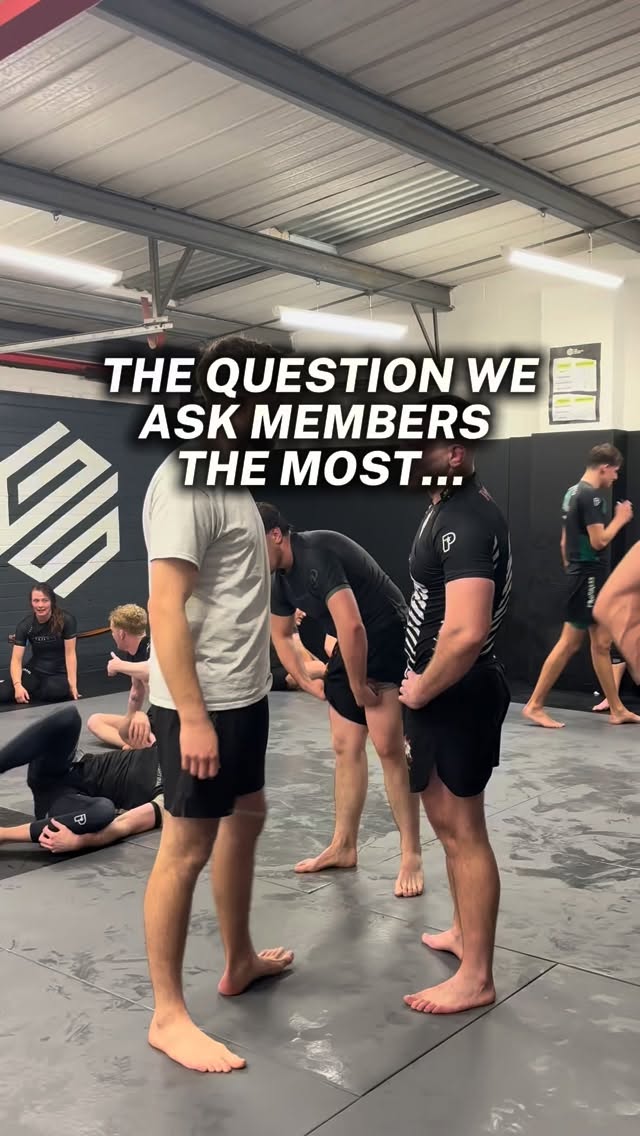 The question we both ask the most: What are you learning?
Each time someone attends any of our classes, we do our utmost to facilitate and ensure they are learning
But there’s a significant difference between acquiring knowledge of a thing and learning to achieve an outcome
If you have attended one of our skills classes, be it in the gi or no-gi, you will know we place a strong emphasis on reflection and open discussion in order to place the person at the centre of that learning.
The environment we strive to create is one of the single most important parts of the gym. It’s a place where we develop, make plenty of mistakes and learn through it all.