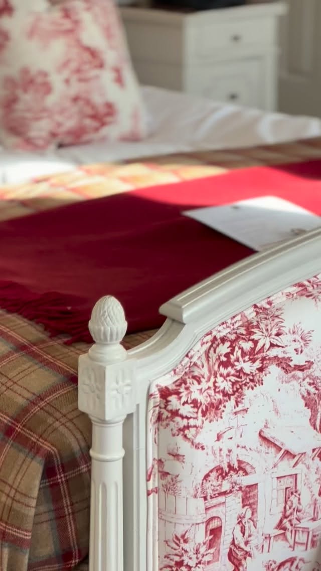 It might be Monday, but it’s never too far from the weekend. And when you can stay with us midweek the slow mornings, late checkouts and one more glass of wine can happen any day.
If you don’t have plans yet… we have a perfect idea:
Cosy rooms
Drinks by the fire
Sharing plates for a long dinner with good conversation
Booking via the link in our bio ✨
#weekendescape #staycation #boutiquehotel #restaurant #dinner