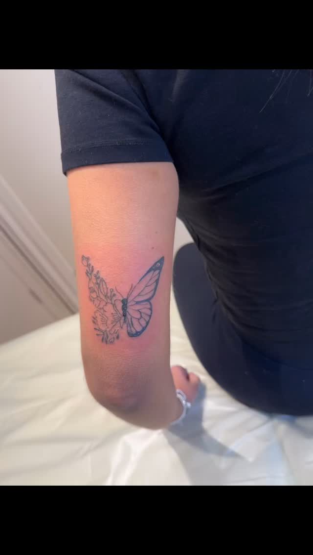 Absolutely loved doing this one yesterday!
A gorgeous half and half butterfly!
#huntly #aberdeenshire #finelinetattooartist #finelinetattoos #skinclinic
