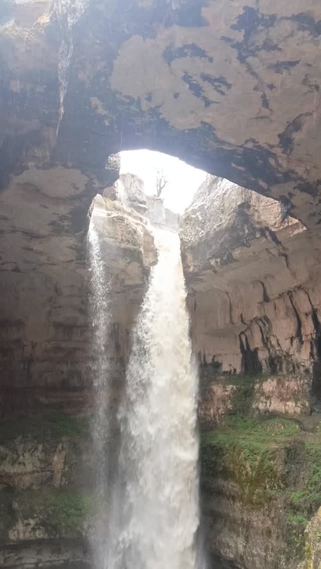 Today at Balou Balaa Falls 💙
Where water disappears into the heart of the earth…
Three natural bridges, endless echoes, and pure Lebanese magic.
Some places don’t need filters — just silence, sound of water, and a little wonder. 🌊✨
#BalouBalaa #ThreeBridges #Tannourine #LebanonNature #DiscoverLebanonTours