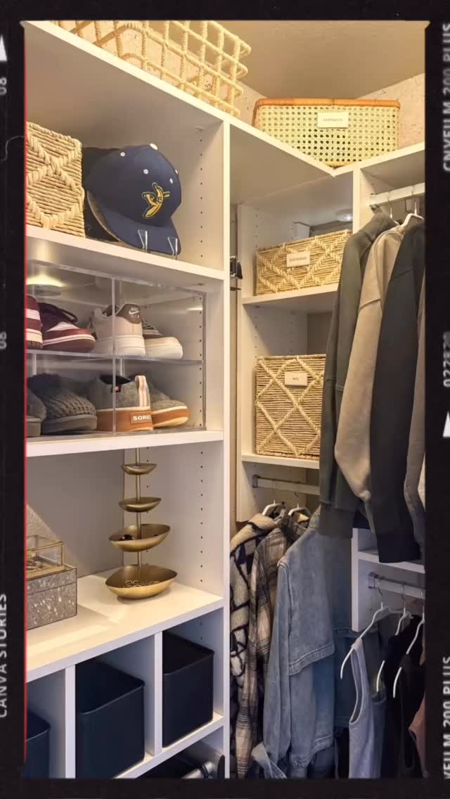Luxury is in the details✨
Every piece in the perfect system
A closet designed with precision and polish! #professionalorganizer #luxuryorganization #closetorganizer #closetorganizationideas #closetorganization