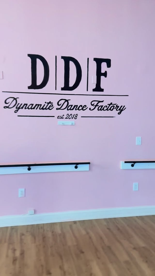 Because sometimes the youngers want to take teen recreational class!
Dancers: Ryann Porter and Morgan Howard