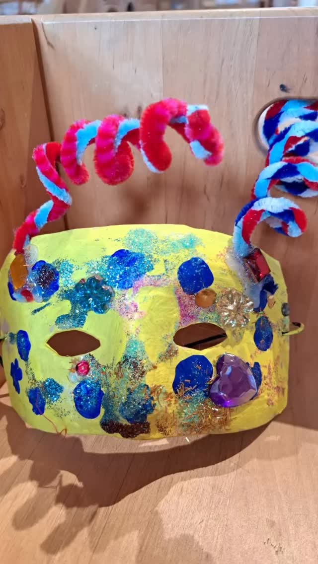 Wir haben mit Popcorn und bunten Kostümen Fasnacht ins Storchennest gebracht.
🦄🎊🦁🎉🧙🏼