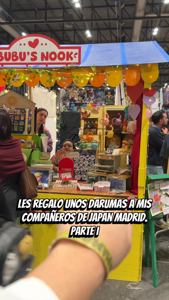 Una de las cosas que más me gusta es pasar tiempo con mis compañeros artistas.
Así que os presento a algunos de ellos, que son fantásticos.
Y de paso les hice un regalito, un daruma en formato pin para que se acuerden de mí ♥️
#JapanWeekend #otaku