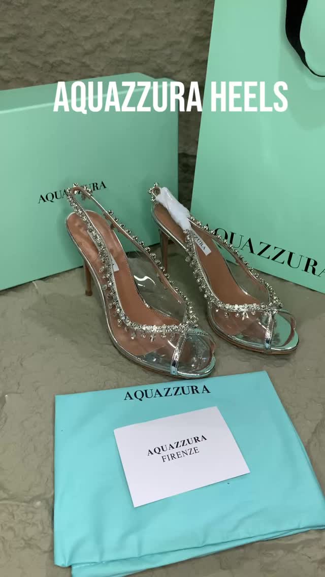 Aquazzura heels elevate every step.
👠 36–41
💰 600 AED | 60 OMR
🇦🇪 Next-day | 🇴🇲 3–5 days | 🌍 Worldwide