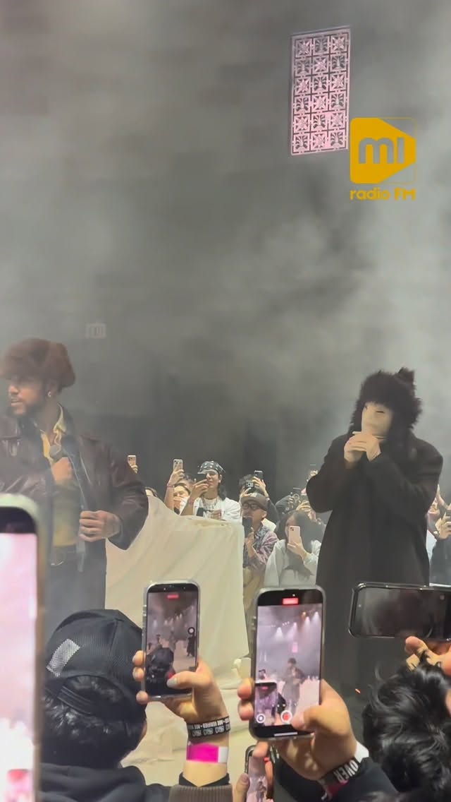 @rauwalejandro у @jhayco arreglaron sus diferencias y se vuelven a dejar ver juntos en el listening party de @tainy 🦊🦇🎹