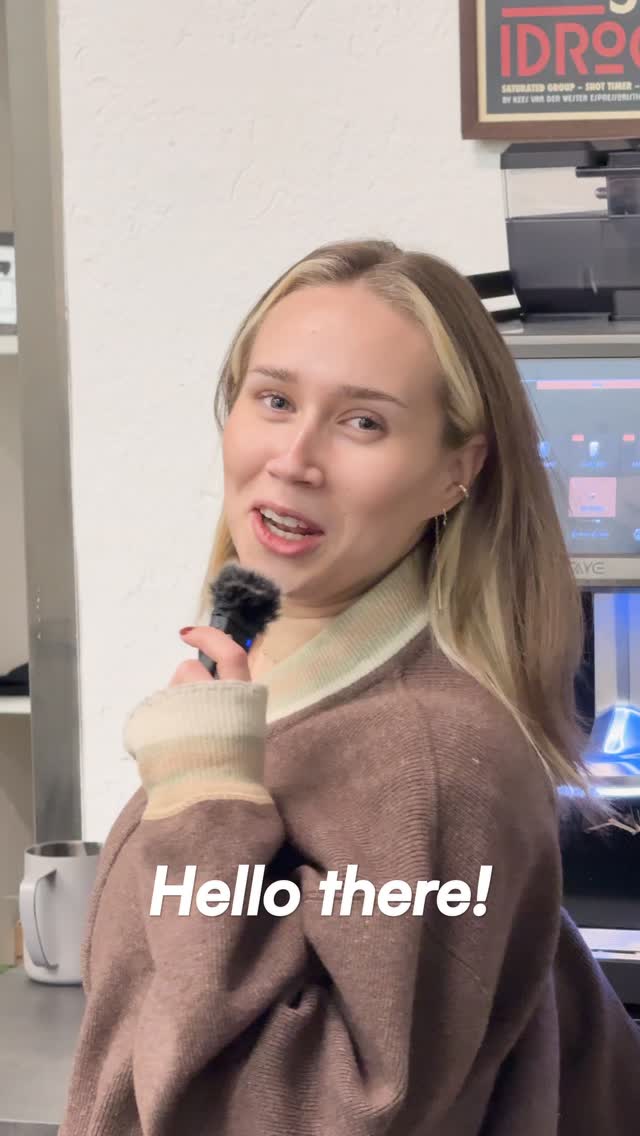 Vi hade @julia_bergenstrale på besök för att “prova några tulpaner🌷” på vår CAYE Smart X.
Kan lugnt säga att det här inte var någon utmaning för varken henne eller maskinen.🔥
Vi behöver testa gränserna för den här duon.
Kommentera med ett latte art-mönster du vill utmana Julia med! 🤌🏻
We had @julia_bergenstrale over to “try some tulips🌷” on our CAYE Smart X.
Safe to say this did not pose a challenge for her or the machine.🔥
We need to test the limits of this duo.
Leave a comment with a latte art pattern you would like Julia to try next. 🤌🏻
@caye.technology #latteart #helautomatiskespressomaskin #cayesmartx #milkfoam