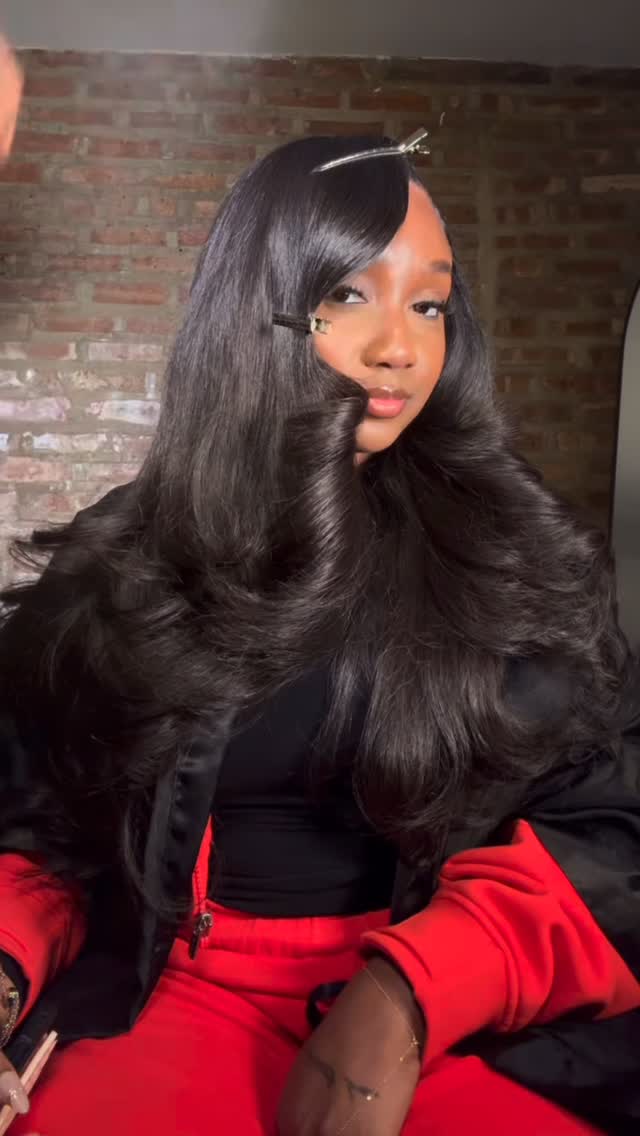 Valentine’s Day called… she wants her hair flawless ♥️
Luxury looks good on you.
Hairspecs: RAW CAMBODIAN 20,22,24,24